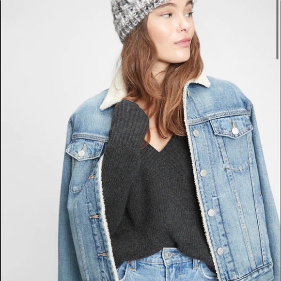 ⭐️Gap V Neck Sweater Dark Blue & White Stripe - Picture 9 of 9